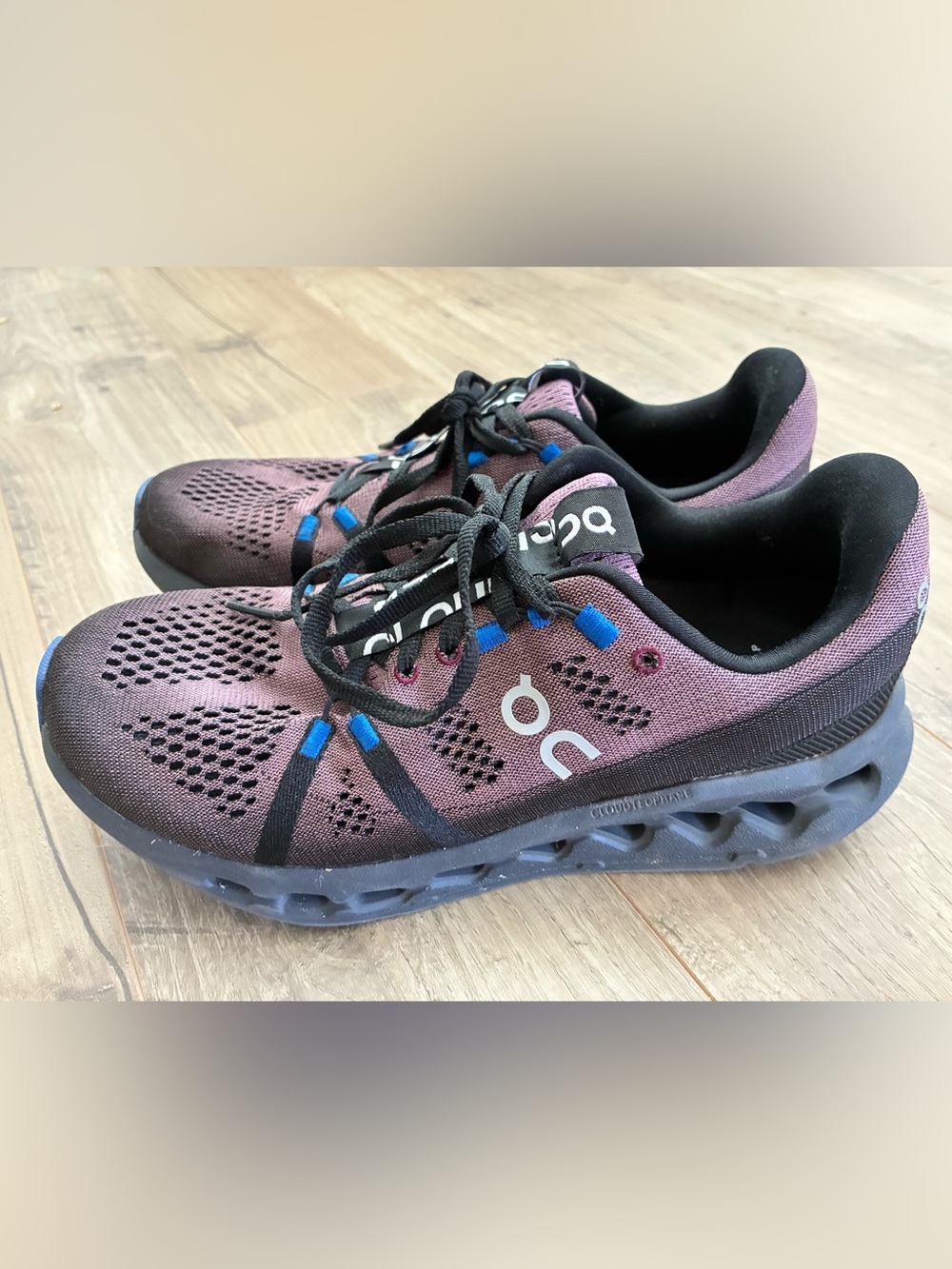 On Cloud Running Cloudsurfer running tennis shoe black cobalt Size 8 unisex